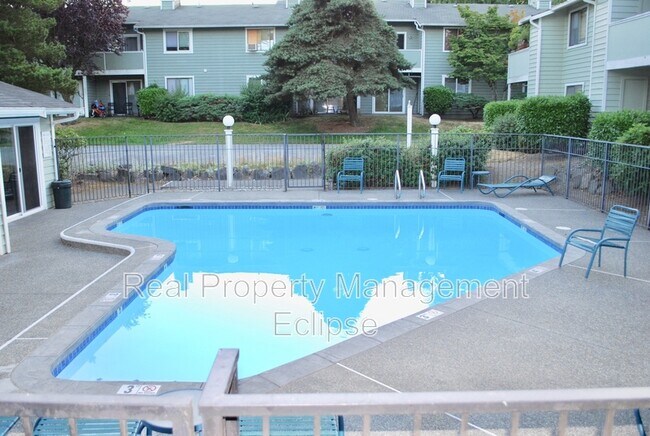 Foto del edificio - 921 130th St SW