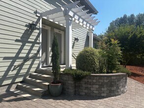 Building Photo - 243-245 Thorpe St Building Photo - 243-245 Thorpe St