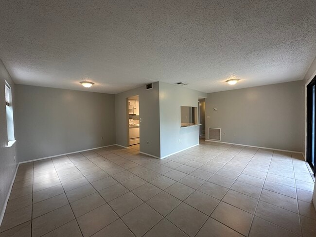 Building Photo - 4022 Beaver Ln