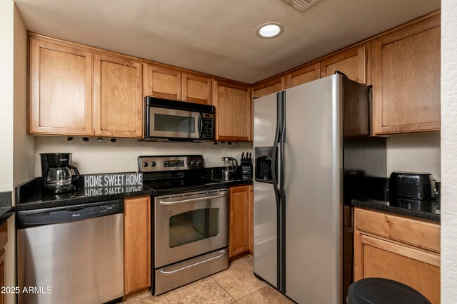 Building Photo - 4850 E Desert Cove Ave
