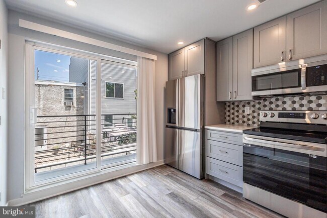 Building Photo - 2539 Manton St