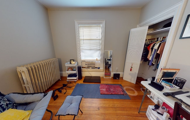 Building Photo - 8A Forest St