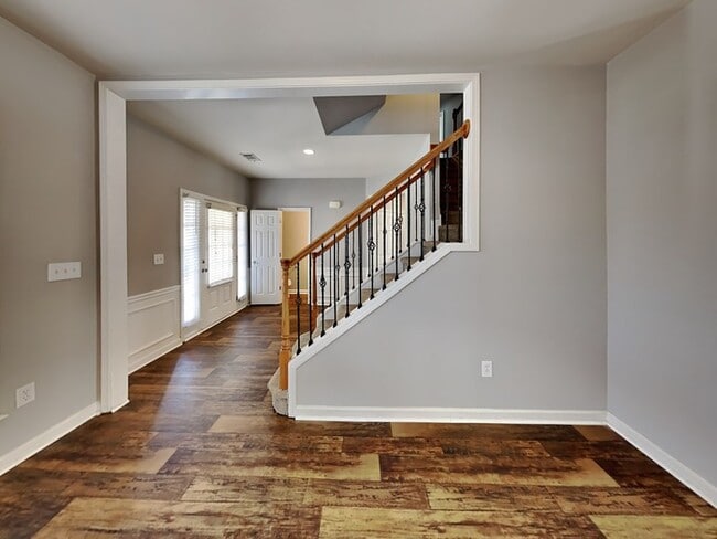 Foto del edificio - 755 Earlham Dr