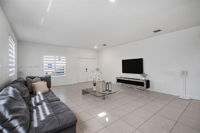 Foto del edificio - 21189 SW 127th Ct