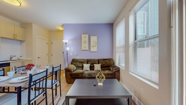 Building Photo - 545 Bedford St