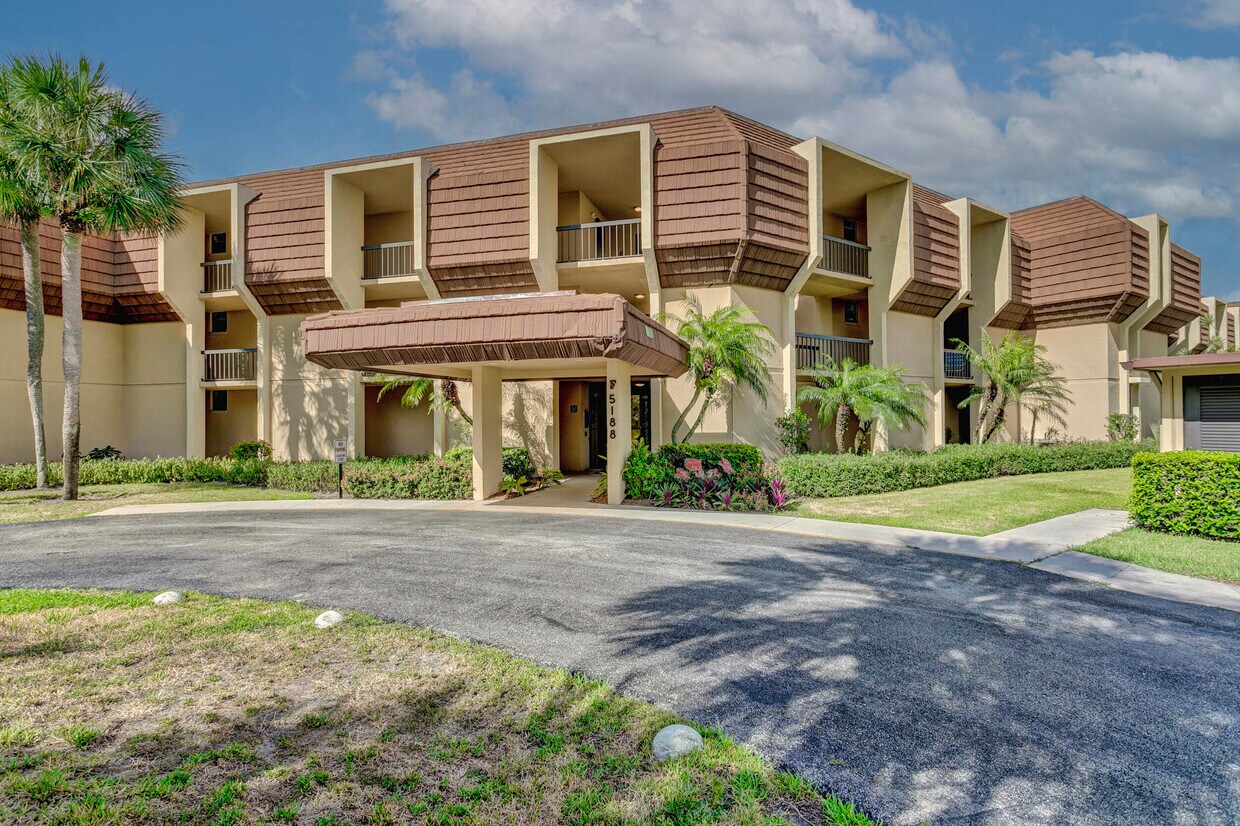 5188 Woodland Lakes Dr Unit 335, Palm Beach Gardens, FL 33418 Condo