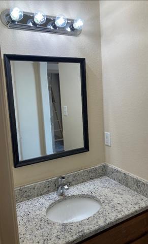 Foto del edificio - 12144 Walden Wood Dr