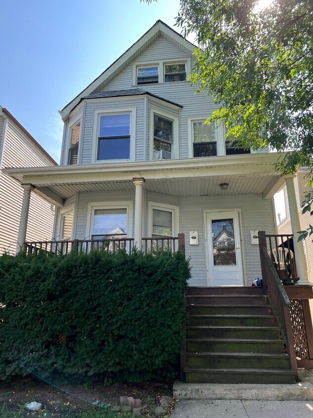 4107 W Newport Ave, Chicago, IL 60641 House Rental in Chicago, IL