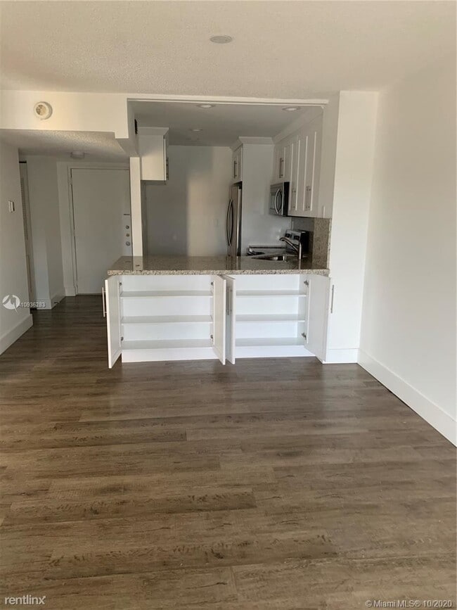 Building Photo - 1 br, 1 bath Condo - Camino Court Condo 106