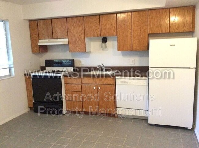 Building Photo - 221-227 S 1500 W