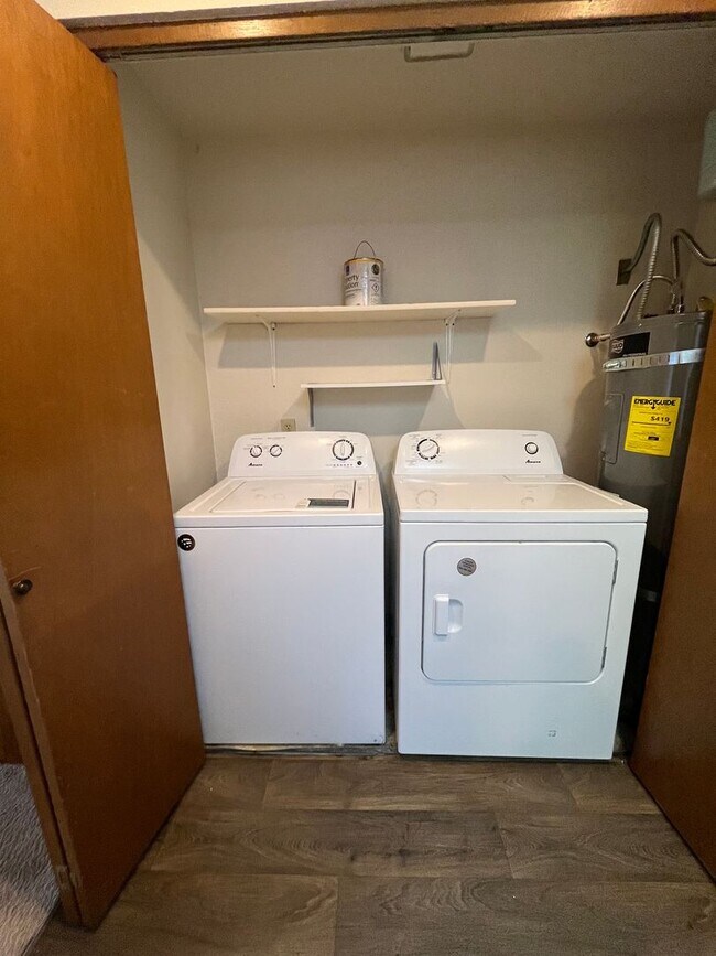 Foto del edificio - Great Two Bedroom in Roosevelt Neighborhood