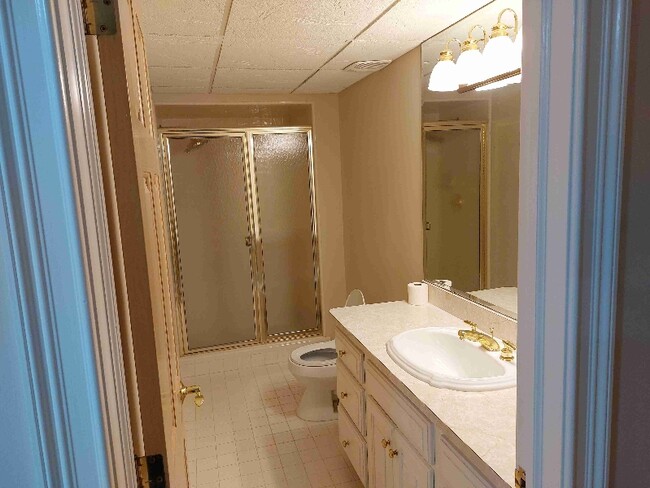 Building Photo - 44265 Riverview Ridge Dr