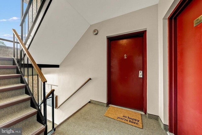 Building Photo - 2045 Royal Fern Ct