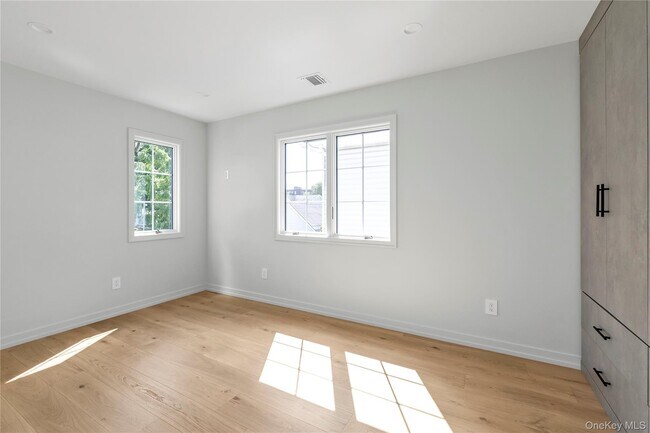 Foto del edificio - 157 Lincoln Ave