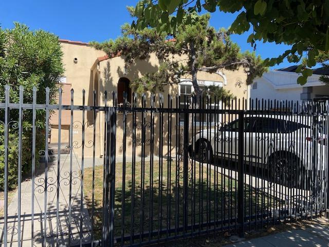 Foto del edificio - 744 N Ridgewood Pl