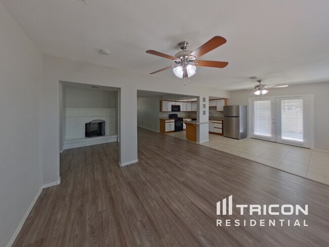 Foto del edificio - 5723 Deer Valley Dr