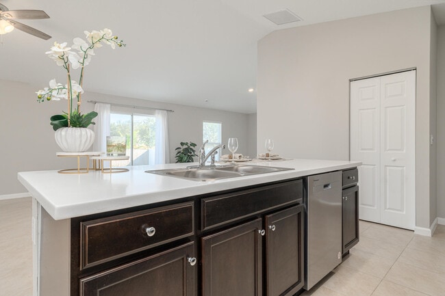 Building Photo - 3197 SW Armucher St