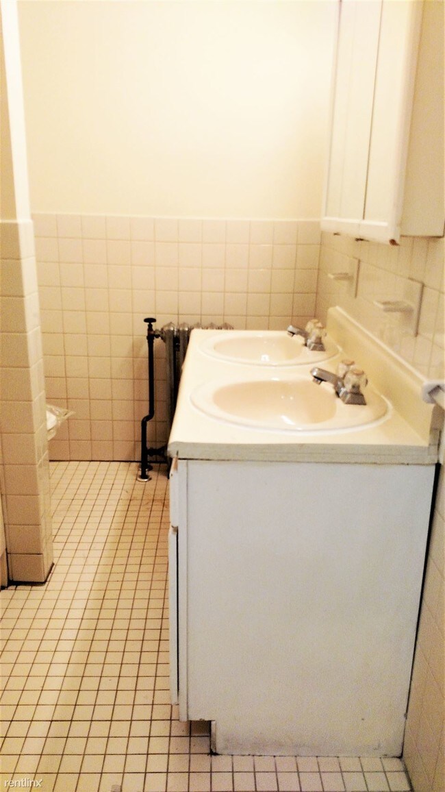 Foto del edificio - 2 br, 1 bath Apartment - 3913 Pine St