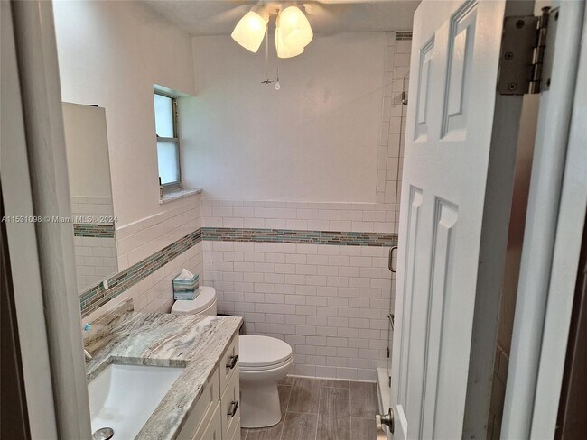 Foto del edificio - 1106 SW 16th St