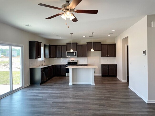 Building Photo - EXECUTIVE STYLE HOME IN ELGIN'S WALNUT GROVE
