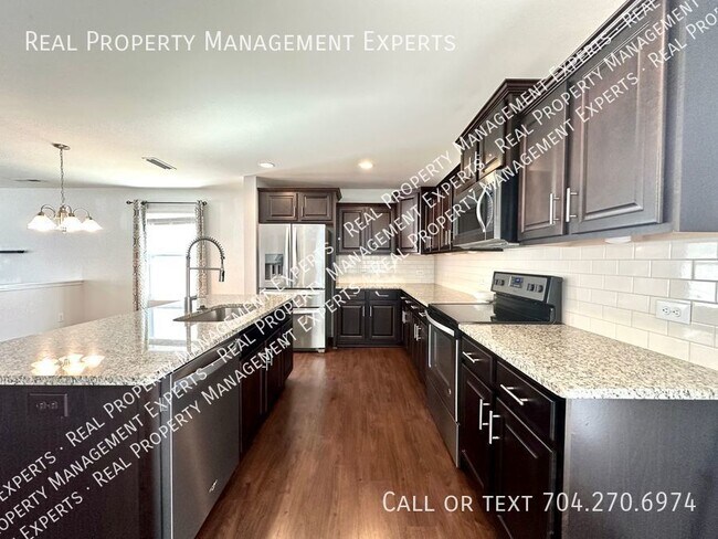 Building Photo - Charming 3BR/2.5BA Home in Gastonia!