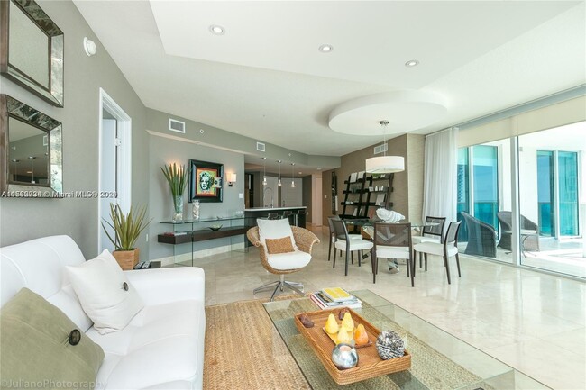 Foto del edificio - 200 Sunny Isles Blvd