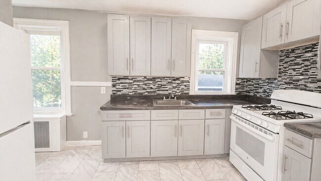 COCINA - 37 Blum St
