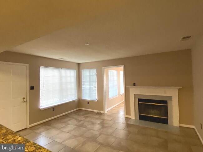 Building Photo - 6008 Ellesmere Ct