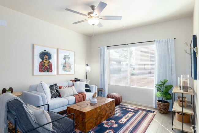 2BR, 2BA - 996SF - Living Room - Eagle Ranch Estates