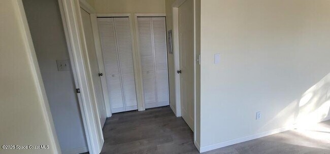 Foto del edificio - 556 Titus St