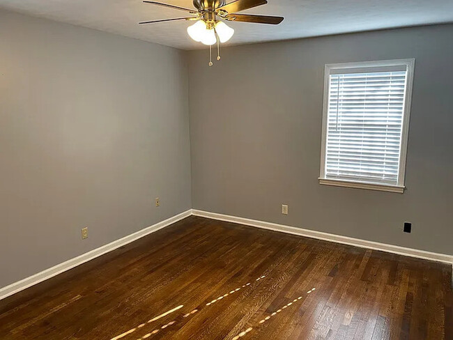 Building Photo - 3415 Coffee Dr