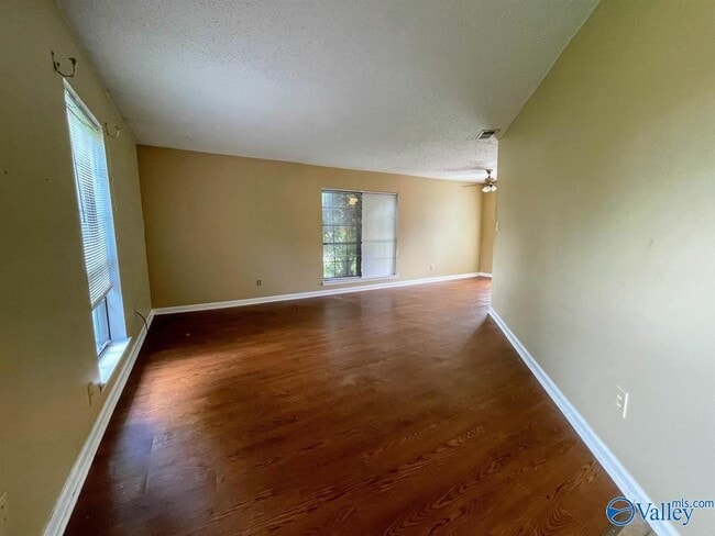 Foto del edificio - 111 Westscott Dr