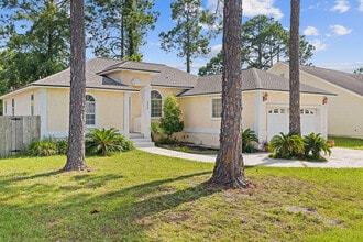 Building Photo - 208 Palm Cir