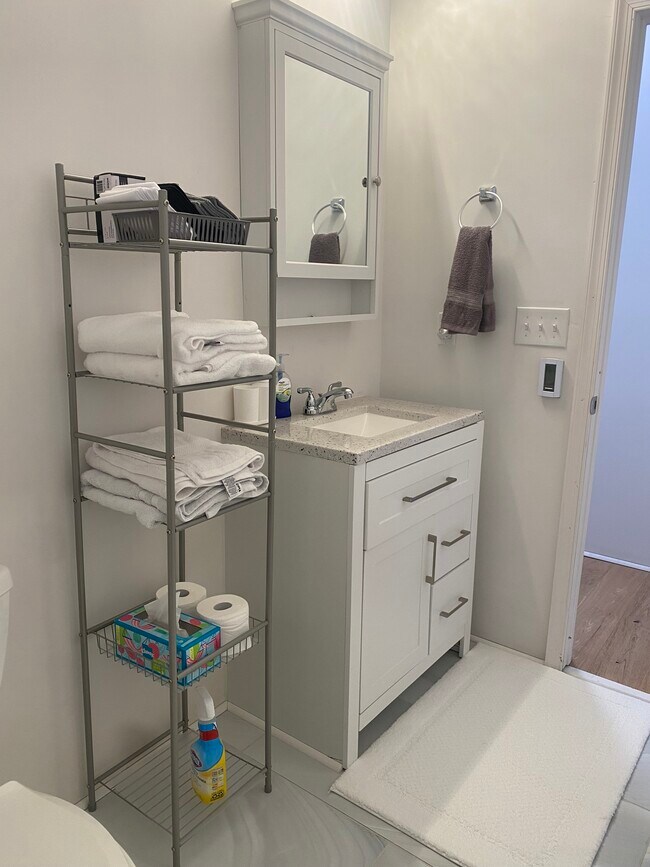 Foto del edificio - 6003 Pleasant Pond Pl