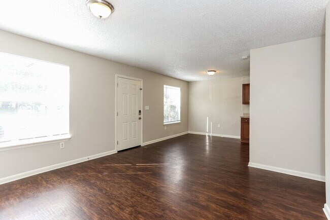 Foto del edificio - 1353 Palmetto St