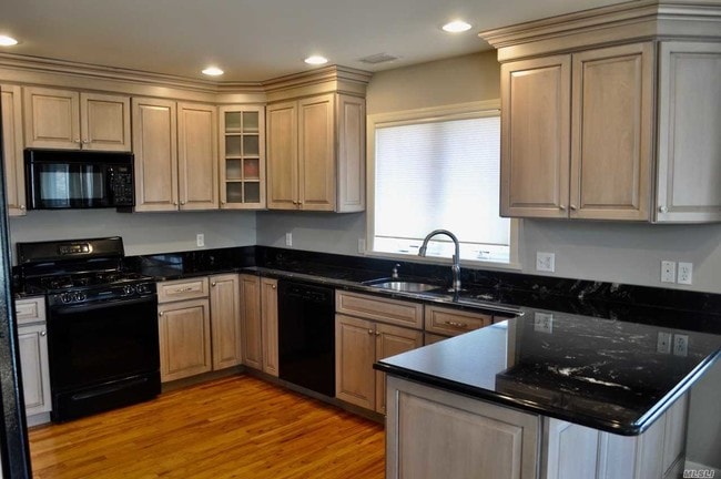 Building Photo - 650 3 Waters Ln