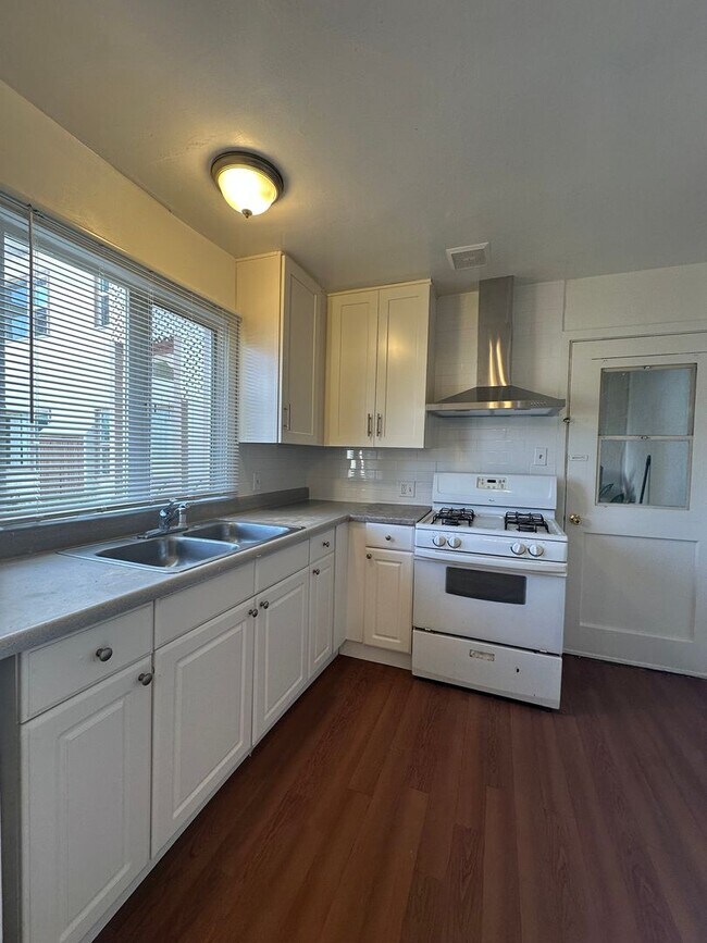 Foto del edificio - Lakewood Garden Apts