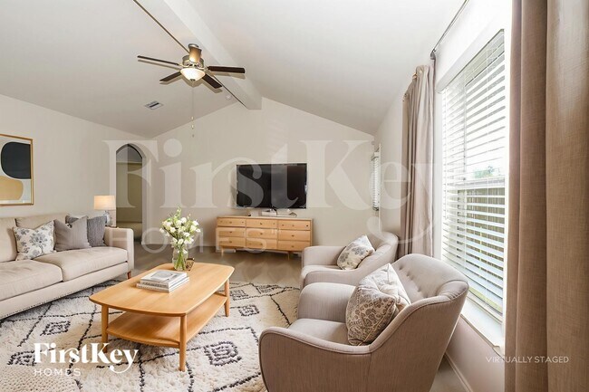 Building Photo - 26615 Ezemily Dr