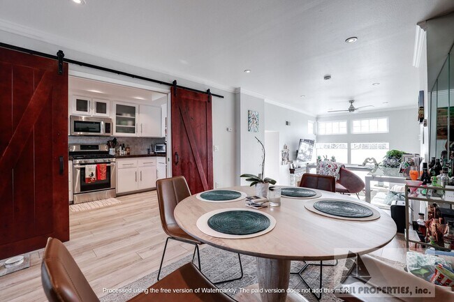 Foto del edificio - Gorgeous Remodeled Condo in Newport Beach!