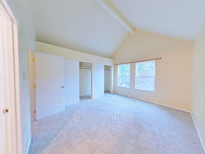 Foto principal - 6403 NE Fern St