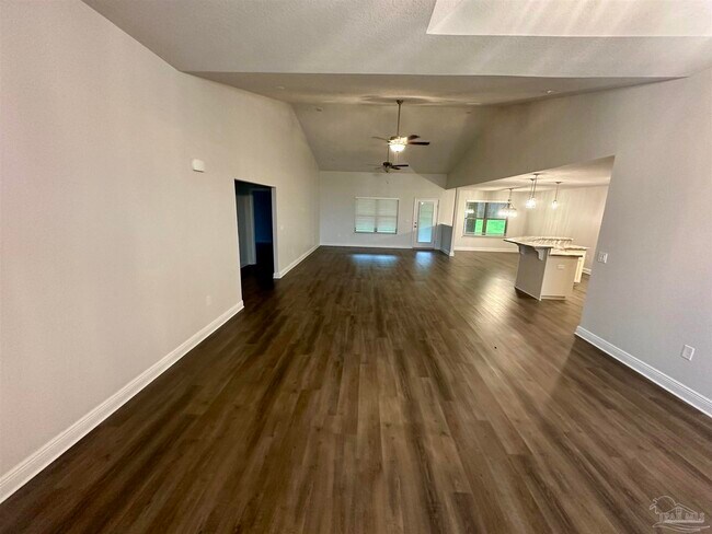 Foto del edificio - 5739 Burr St