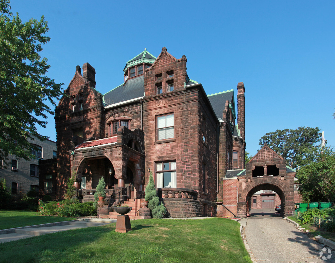 Foto principal - 1818 Lasalle Ave