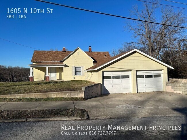 Building Photo - Cozy 3 Bedroom, 1 Bathroom House with Deta...