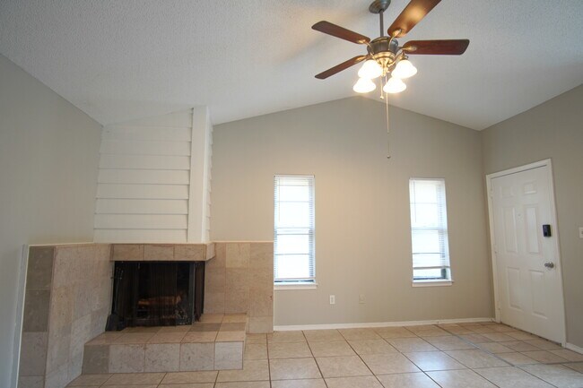 Foto del edificio - 4315 Creighton Rd