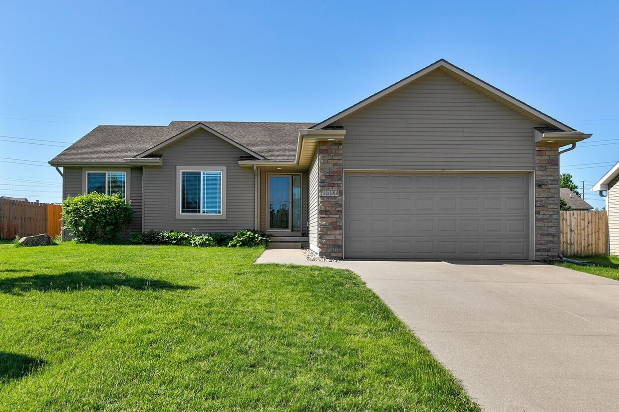 3100 SE Weatherstone St, Grimes, IA 50111 House Rental in Grimes, IA