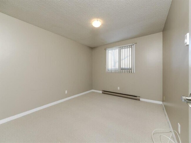 Photo du bâtiment - 1000 Markham Rd