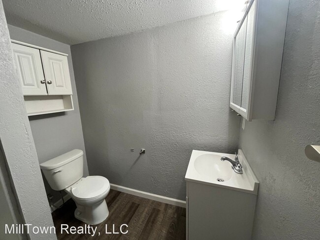 Building Photo - 3 br, 1 bath House - 1645 W 17th St.