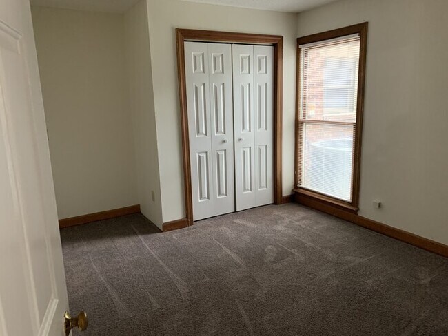 Building Photo - Apartment for rent
