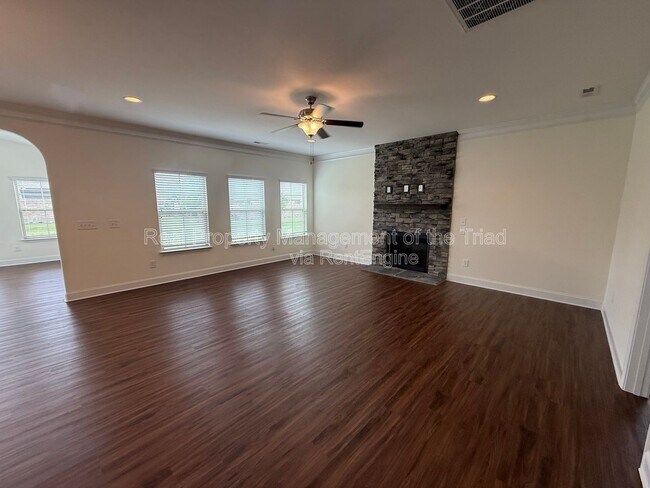 Foto del edificio - 5741 Marblehead Dr