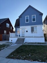 Building Photo - 713 Clairmount Ave